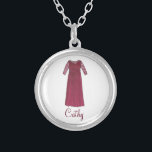 Collier Mariage personnalisé Mère de la mariée<br><div class="desc">Le collier présente une illustration originale d'une jolie robe bordeaux de mère de la mariée. Personnalisez simplement pour un cadeau unique de fête de mariée! Designer est disponible pour créer et télécharger des designs personnalisés qui correspondent aux couleurs et aux thèmes de votre mariage. Cliquez sur "Demandez à ce concepteur"...</div>