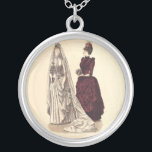 Collier Mariage victorien<br><div class="desc">Pour ceux qui pensent à un mariage victorien, c'est une belle image d'un Godey's Lady's Book de 1886, qui montrait des illustrations de haute couture de vêtements pour dames. Cette image démodée montre la robe mariage et la robe de demoiselle d'honneur que chaque femme victorienne voulait posséder. Parfait pour les...</div>