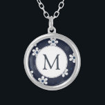 Collier Marine Bleu Joli Monogramme Floral<br><div class="desc">Joli motif floral moderne bleu marine et blanc sur collier personnalisé.</div>