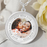 Collier Meilleure maman jamais classique photo simple<br><div class="desc">Ce design simple et classique est composé de typographie serif et d'ajouter une photo personnalisée.</div>