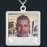 Collier Mémorial du Mariage photo du Père de la Mariée<br><div class="desc">Portez ce magnifique collier commémoratif du Père de la Mariée le jour de votre mariage pour ressentir l'amour que vous avez partagé avec lui et le garder proche le jour spécial. Ajoutez votre propre texte spécial, ou, utilisez le libellé comme indiqué "Je sais que vous seriez ici aujourd'hui si le...</div>