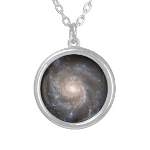 Collier messier 101 ngc 5457 galaxie étoiles espace