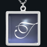 Collier Monogramme bleu Topaz<br><div class="desc">Design élégant et unique avec pierres précieuses. Modélisation et rendu en 3D Studio Max par Bulgan Lumini .Part de la série Hyper Talismans.</div>