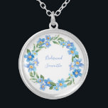 Collier Monogramme Blue Jaune Floral Mariage Party Cadeau<br><div class="desc">Monogramme ce joli collier bleu et jaune fleuri en fer argent pour votre fête de mariage et la mère de la mariée ainsi que la mère du marié.</div>