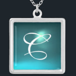 Collier Monogramme de Gem Aquamarine Bleue<br><div class="desc">Design élégant et unique avec pierres précieuses. Modélisation et rendu en 3D Studio Max par Bulgan Lumini .Part de la série Hyper Talismans.</div>