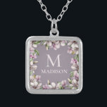 Collier Monogramme Monogramme Magnolia Floral Personnalisé<br><div class="desc">Ce design élégant comprend votre nom personnalisé et monogramme entouré d'un cadre de fleurs de magnolia. Personnalisé en éditant le texte dans les zones de texte fournies #accessoires #bijoux #colliers #magnolia #floral #cadeaux #monogramme #monogrammed #personalizedcadeaux</div>