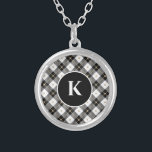 Collier Monogramme personnalisé Noir Blanc Or Plaid<br><div class="desc">Emplacement monographique personnalisé noir blanc et or plaqué argent plaqué</div>