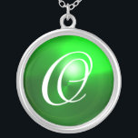 Collier Monogramme vert émeraude<br><div class="desc">Design élégant et unique avec pierres précieuses. Modélisation et rendu en 3D Studio Max par Bulgan Lumini .Part de la série Hyper Talismans.</div>