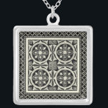 Collier Motif Mandala noir et blanc par Vision Studio<br><div class="desc">Un motif mandala noir et blanc que Vision Studio vous apporte. Mandala est un mot sanscrit pour cercle et représente l'Univers dans l'hindouisme et le bouddhisme. Les Mandalas sont censés avoir un effet apaisant sur les gens, donc si vous voulez un peu de calme dans votre vie acheter cette impression...</div>