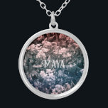 Collier ne m'oublie pas et ne nom pas<br><div class="desc">Oubliez-moi pas,  petites fleurs,  collier moderne et élégant,  personnalisable.</div>