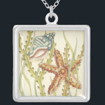 Collier Partie Shell multicolore<br><div class="desc">Charikilia Zarris est une artiste talentueuse connue pour ses oeuvres d'art océaniques. Ses images sont paisibles et calmes vous relaxant avec chaque photo. Obtenez cette oeuvre d'art nautique avec une étoile de mer et une coquille Conch étant le centre de tout, bordé de belle varech. Cette image sera très belle...</div>