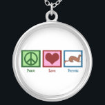 Collier Peace Love<br><div class="desc">Ce cadeau de propriétaire de furet cool est doté d'un joli signe de paix,  d'un coeur et d'un furet pour animaux domestiques. Peace Love Ferrets cadeau.</div>