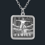 Collier *~* PHOTO AP42 Parties scintillant de photos de fa<br><div class="desc">Bijoux photo carré NECKLACE Bijoux photo - PARTIES SCINTILLANT noire et lettres bloc blanc (recherche ID AP42 pour des designs similaires sur divers produits ) Transfert vers les produits Zazzle préférés ou d'autres bijoux. * Énergétiquement Amélioré souvenir Garder mémoire famille souvenir. Téléchargez votre photo de famille. En ce moment, le...</div>