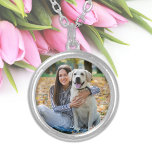 Collier Photo personnalisée de l'Amoureux des chiens anima<br><div class="desc">Maintenant, vous pouvez avoir votre meilleur ami avec vous partout où vous allez avec ce collier photo de chien personnalisé. Customisez avec votre photo préférée ! Un must pour chaque chien maman, amoureux des chiens et tous les amoureux des animaux ! DROIT D'AUTEUR © 2020 Judy Burrows, Black Dog Art...</div>