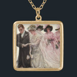 Collier Plaqué Or Cérémonie de Mariage victorienne vintage Mariée et<br><div class="desc">Illustration vintage image de la cérémonie de l'amour et de l'amour du mariage victorien avec la mariée et le marié se marier. Les jeunes mariés s'agenouillent sur un coussin et les demoiselles d'honneur portent d'élégants casquettes fantaisistes avec des plumes et tenant des bouquets de fleurs. Artiste : Harrison Fisher, intitulé...</div>