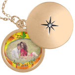 Collier Plaqué Or Copa de Oro Love<br><div class="desc">Peinture Collection "Copa de Oro" Personnalisez sur la page du produit ou cliquez sur le bouton "Personnaliser" pour plus d'options de conception. Le collier est livrée dans un petit sac noir, idéal pour offrir. Le design créé à partir de mon tableau "Copa de Oro" capture une scène d'une photo prise...</div>