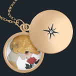 COLLIER PLAQUÉ OR DAME AVEC ROSE ROUGE<br><div class="desc">Illustration de haute couture Art Déco française,  dynamique et classe. Portrait d'une belle jeune femme portant un casquette doré avec fleur,  noir blanc,  jaune,  couleurs grises .Cool,  design moderne et artistique.</div>