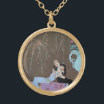 Collier Plaqué Or Fireworks Art déco vintage Le Feu, George Barbier<br><div class="desc">Illustration vintage Image art déco de la fête du 4 juillet avec un homme et une femme s'embrassant assis sur une couverture fleurie drapée sur la rampe sur un balcon. Le jeune couple marié partage un baiser romantique tandis que les feux d'artifice explosent dans le ciel nocturne magnifique. Elle porte...</div>