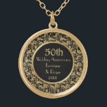 Collier Plaqué Or Gold Floral Elegance 50e anniversaire Mariage<br><div class="desc">Magnifique collier en or et noir cinquantième Mariage Anniversaire avec élégante et détaillée bordure en dentelle dorée florale. Customisez le nom et le texte de la date avec vos informations. Correspondance d'invitations Anniversaires,  autocollants et plus dans mon magasin.</div>