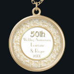 Collier Plaqué Or Gold Floral Elegance 50e anniversaire Mariage<br><div class="desc">Magnifique collier or et blanc cinquantième Mariage Anniversaire avec dentelle florale en or détaillé sur la bordure blanche et centre blanc avec accent cercle or. Customisez les noms et le texte de la date avec vos informations. Correspondance d'invitations Anniversaires,  ornement et plus dans mon magasin.</div>