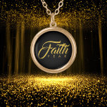 Collier Plaqué Or La foi sur la peur de l'or et du noir<br><div class="desc">Conception de texte avec la première ligne d'une belle police forte imprimée en gras au-dessus de la deuxième ligne de petites lettres espacées. Gardez le dicton inspirant "La foi au-dessus de la peur" pour un cadeau d'encouragement, ou utilisez le modèle de texte pour créer une nouvelle citation inspirante. Modifiez pour...</div>
