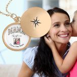 Collier Plaqué Or Photo de nom personnalisé de la maman<br><div class="desc">Surprise maman avec un trésor personnalisé qu'elle chérira pour toujours. Notre collier photo personnalisé Mama vous permet d'ajouter son nom et une photo spéciale pour un cadeau unique. Fabriqué avec amour et plaqué or,  c'est le gardien idéal pour la fête des mères ou toute occasion.</div>