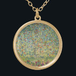 Collier Plaqué Or Pommier par Gustav Klimt, Art Nouveau Vintage<br><div class="desc">Apple Tree (1912) de Gustav Klimt est une peinture d'art vintage de l'époque victorienne Symbolisme. Une scène nature avec un pommier dans un verger sur une ferme aux fruits mûrs et aux fleurs de pommes. Le jardin fleuri est fleuri et fleuri. À propos de l'artiste : Gustav Klimt (1862-1918) était...</div>