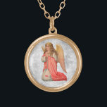 Collier Plaqué Or *~* Prière Vintage classique AP40 Angel Kneeling<br><div class="desc">(ID de recherche AP40 pour des designs similaires) Transfert vers d'autres produits si vous le souhaitez. Vintage ROND Design or avec l'art classique sucré d'une jeune femme Fraise blonde ANGEL KNEELING PRIER . * Énergétiquement Amélioré Romantique Vintage rétro Antique Antique fausse Parties scintillant diamant pavé Arrière - plan. Blonde portant...</div>