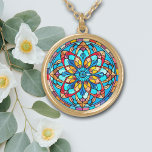 Collier Plaqué Or Rouge or bleu Mandala verre tendu<br><div class="desc">Sur ce collier est un superbe design de mandala dans les tons bleu,  or et rouge vif. Assurez-vous de voir les boucles d'oreilles et le porte - clé correspondants dans notre magasin.</div>