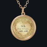 Collier Plaqué Or Sparkle Gold Heart 50e anniversaire de Mariage<br><div class="desc">Magnifique orné de coeur d'or sur parties scintillant dorée scintillante imprimer arrière - plan sur ce collier de gardiennage romantique célébrant leur cinquantième anniversaire Mariage. Le texte est prêt pour vous à customiser avec leurs noms et dates.</div>
