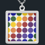 Collier Pois arc-en-ciel en blanc<br><div class="desc">Les pois de couleur arc-en-ciel sont disposés en rangs sur un arrière - plan blanc. Les lignes décalées forment des diagonales de chaque couleur : violet, indigo, bleu, vert, jaune, orange et rouge. L'arrière - plan blanc est en fait transparent, donc vous pouvez le changer si vous voulez. Il suffit...</div>