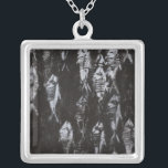 Collier Poisson blanc fossile sur Arrière - plan noir<br><div class="desc">Cette image d'inspiration fossile est parfaite pour votre collection de poissons. Cette image est simple car elle ne comprend que deux couleurs : noir et blanc. Choisissez cette illustration dès aujourd'hui sur votre produit.</div>