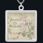 Collier Rose vintage et partition de musique jeu mariage<br><div class="desc">Rose rose vintage et partition musicale mariage ensembles. Disponible sur une gamme de produits pour rendre vos arrangements mariages et jour de mariage extra spécial. Facile à customiser grâce à notre outil de personnalisation, Si vous souhaitez ce design sur tout autre produit ou les modifications apportées à ce design, veuillez...</div>