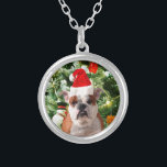 Collier Santa Hat Bulldog Christmas Tree Snowman boîte cad<br><div class="desc">Mignonne photo Bulldog avec boîte cadeau de Noël Tree Snowman en arrière - plan. Un cadeau parfait pour Noël !</div>