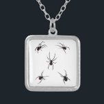 Collier Spiders<br><div class="desc">Great for Halloween and people who just love scary,  spooky,  creepy and supernatural stuff. Parfait pour l'Halloween d'Anyone,  October,  Fright Night or any other spooky d'occasion.</div>