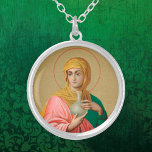 Collier St. Mary Magdalene en tant que porteur de myrrhum<br><div class="desc">Dans l'orthodoxie orientale, Sainte Marie-Madeleine n'a jamais été confondue avec Sainte Marie de Béthanie, soeur de SS. Martha et Lazare, ni avec la "femme pécheuse" qui oint Jésus dans Luc 7:36-50. Par conséquent, elle n'a pas été considérée ni humiliée comme une prostituée réformée. Au lieu de cela, elle fut célébrée...</div>