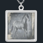 Collier Stallion noir<br><div class="desc">Ce tableau d'Ethan Harper est captivant. Il captura la beauté de l'étalon associé à deux couleurs simples : le noir et le beige. Ce dessin d'art contemporain d'un étalon de course noire ajoutera du caractère à tout salon, salle à manger ou chambre.</div>