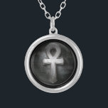 Collier Symbole d'Ankh Vintage Clé de conception de la vie<br><div class="desc">La cheville,  aussi connue comme la clé de la vie,  la clé du Nil ou crux ansata (latin signifiant "croiser avec une poignée"),  était le caractère hiéroglyphique égyptien ancien qui disait "vie". Elle représente le concept de vie éternelle,  qui est le sens général du symbole.</div>