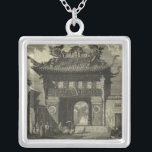 Collier Temple impérial asiatique en noir et blanc<br><div class="desc">Les visiteurs se rassemblent devant ce temple impérial asiatique,  prêt à entrer. L'étonnante impression est faite en noir et blanc,  donnant à l'ensemble un aspect ancien qui imite le temps qu'elle représente. Mettez ceci sur votre mur aujourd'hui et profitez !</div>