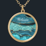 Collier turquoise en marbre bleu or avec nom perso<br><div class="desc">Personnalisé Nom Personnalisé Colliers de texte avec Agate Turquoise Blue Gold Parties scintillant Marbre Aqua Turquoise Geode Cadeau Personnalisable - Ajouter Votre Nom / Texte - Faites vos cadeaux de collier spécial! Redimensionnez et déplacez ou retirez / ajoutez du texte / des éléments avec l'outil Personnalisation ! Choisissez la police...</div>