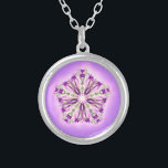 Collier *~* Un guérisseur robuste et brillant Magenta Star<br><div class="desc">*Ce petit collier d'argent rond avec un délicat mandala étoilé brillant dessiné à la main au centre, assis sur un arrière - plan de couleur magenta et violet, peut attirer votre attention :) Le mandala étoilé est très complexe et captivant, ce qui peut inspirer la méditation.* En plus d'être magnifique,...</div>