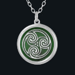 Collier vert irlandais de Triskelion de noeud<br><div class="desc">Collier vert irlandais de Triskelion de noeud celtique. Un beau collier orienté celtique ou irlandais comportant un arrière - plan et un celtic verts nouent le triskelion au centre. Un grand morceau de bijoux irlandais pour toute femme ou homme. Fait un grand cadeau de demoiselle d'honneur pour votre mariage gaélique...</div>