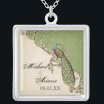 Collier vintage de paon et de jeune mariée gravure<br><div class="desc">Cette conception vintage élégante de paon, de damassé et gravure à l'eau-forte est décrite sur un éventail de produits de mariage comprenant des invitations. Ce collier de souvenir d'argent sterling est parfait pour un cadeau nuptiale de douche pour la jeune mariée, pour les cadeaux des demoiselles d'honneur des bijoux pour...</div>