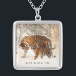 Collier Winter Tigers nom personnalisé neclace<br><div class="desc">Voir mon magasin pour plus d'articles de tigres.</div>