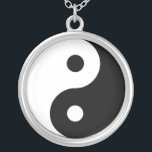 Collier Yin et Yang<br><div class="desc">Taille parfaite pour le pendentif de la chaîne argentée, qui complète également le symbole</div>