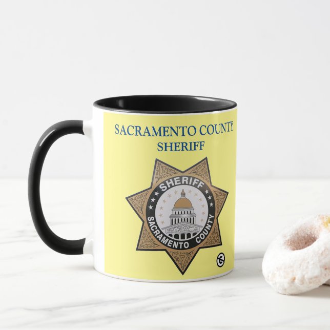 Comté de Sacramento Sheriff Mug (Avec donut)