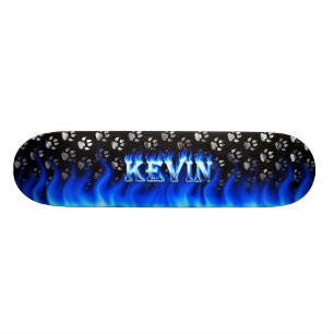 Conception de skateboard bleu feu et flammes.
