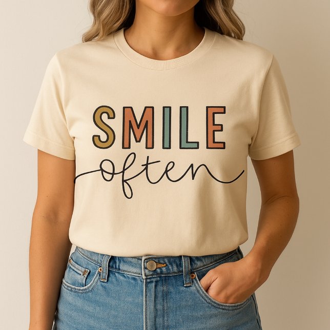 Conception de t-shirt Sourire souvent (Créateur téléchargé)