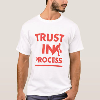 conception simple minimale de t-shirt