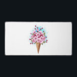 Cône rose Sakura crème glacée gaufre<br><div class="desc">Cône gaufre douce avec fleurs de cerisier japonais rose frais sur arrière - plan blanc avec stries d'aquarelle bleue. Cerise japonaise rose.</div>